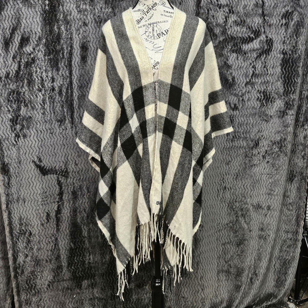 Banana Republic Wrap‎ OSFM Plaid Fringe Cashmere Wool Blend Quiet Luxury Travel